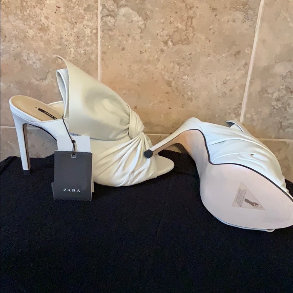 Zara leather sandals with bow